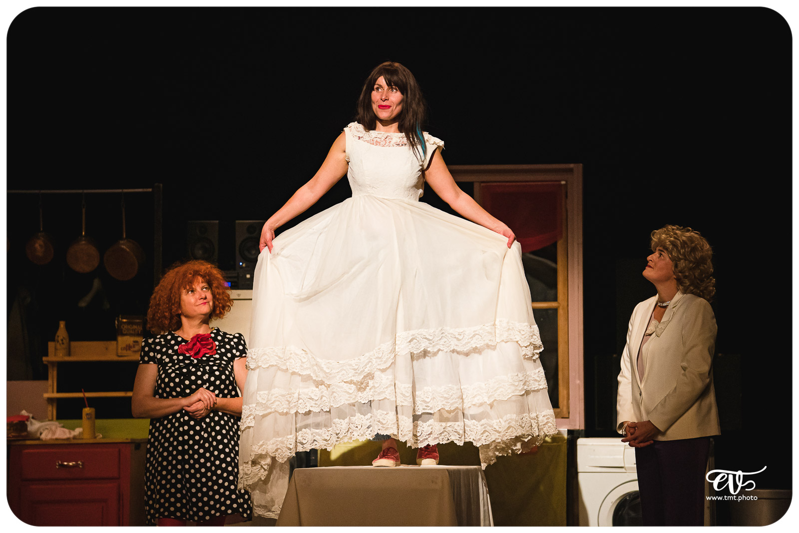 LES FEMMES SAVANTES (CIE DU DETOUR)